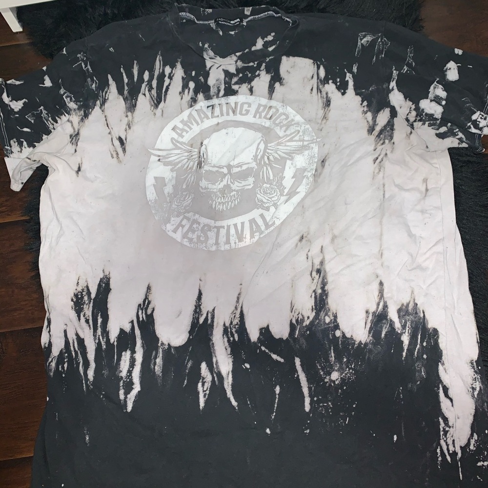 Bleach graphic tee